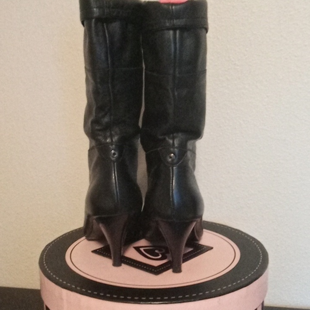 SOLD Cathy Jean black boots. - Picture 4 of 10
